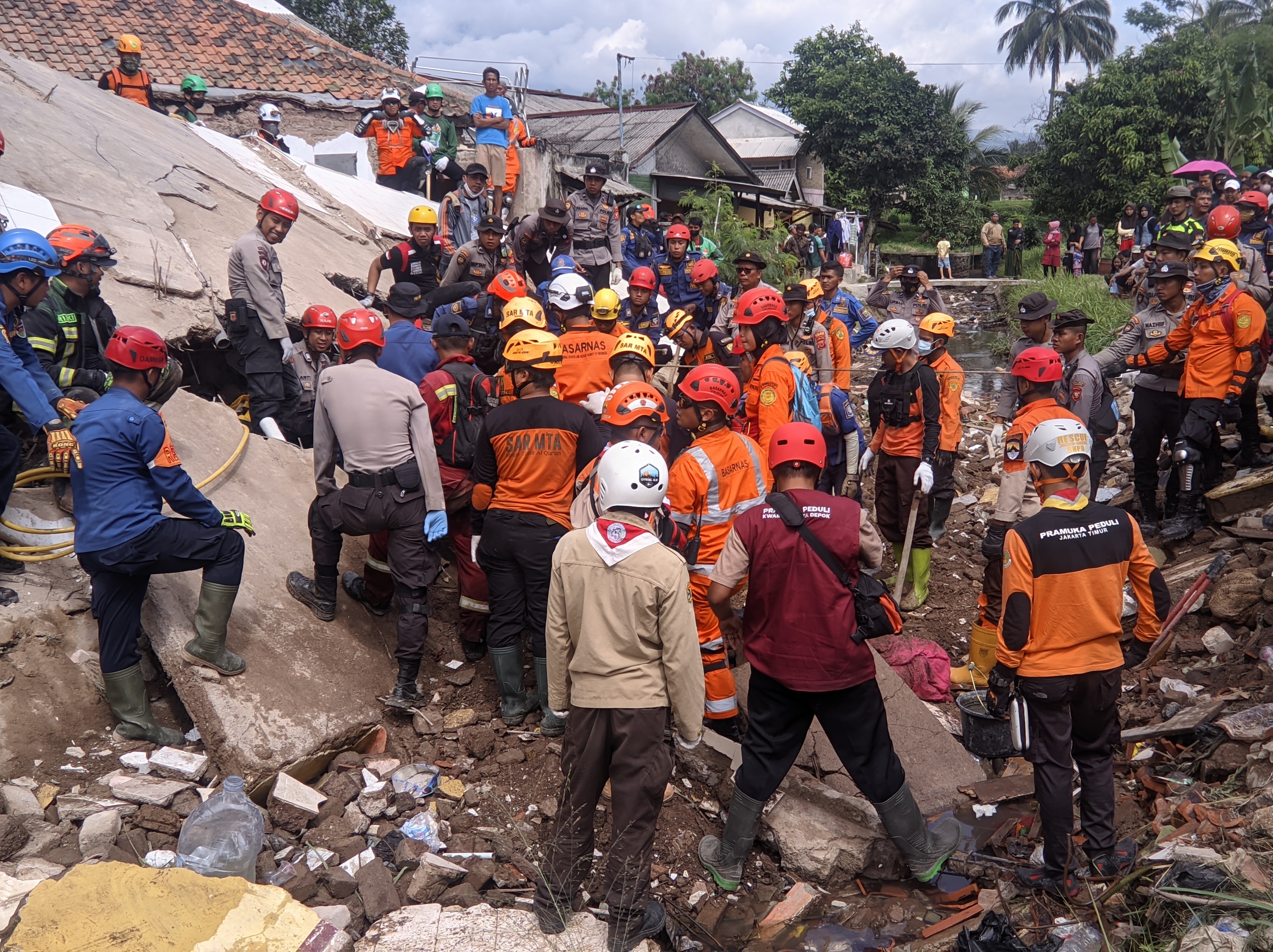 Gempa Cianjur, Pramuka Peduli Jaktim Gerak Cepat Terjunkan Personil