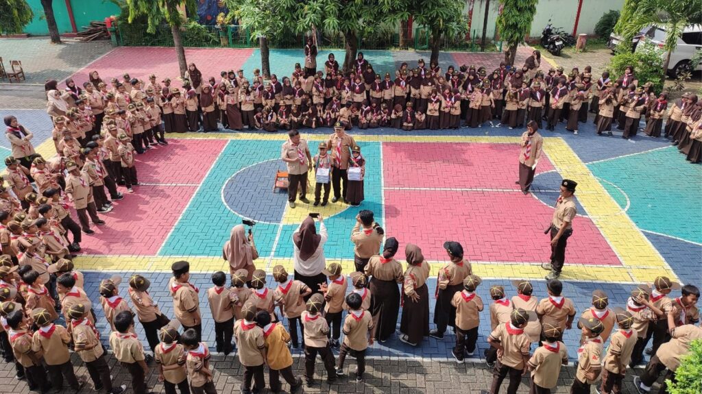 256 Pramuka Siaga Unjuk Keceriaan dan Keterampilan di Persari SDN Pulogebang 25