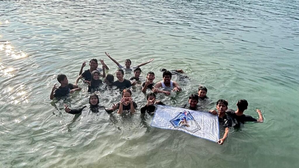 Pramuka SMK Jakarta Barat 1 Gelar Penjelajahan Wings Tapak Merah dan Camping Seru di Pulau Merak Kecil