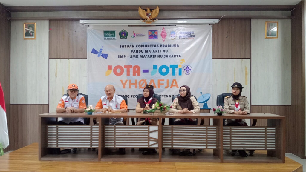 Belajar Komunikasi Dunia Lewat Radio, Pramuka Ma’arif NU Jakarta Catat 927 QSO dalam JOTA–JOTI 2025