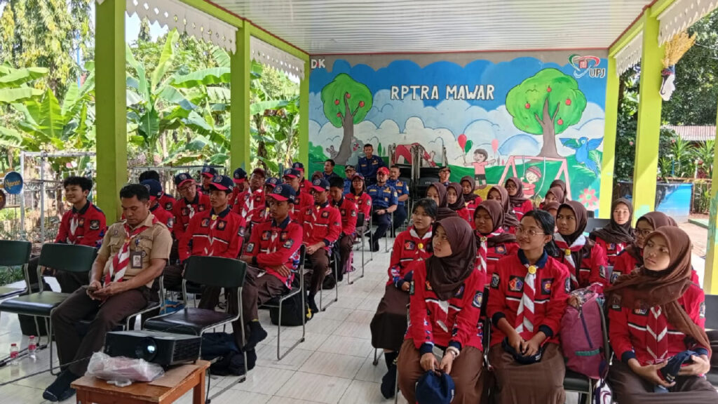 40 Pramuka Penegak Cilandak Ikuti Pelatihan Dasar Penanggulangan Kebakaran dan Penyelamatan