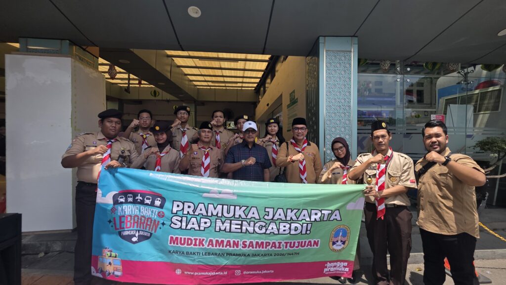 Ketua Kwarcab Jakarta Pusat Tinjau Posko Karya Bakti Lebaran di Stasiun Gambir dan Pasar Senen