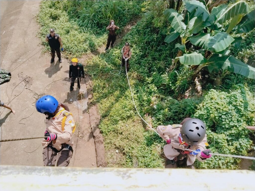Latih Mental dan Keberanian, Saka Wira Kartika Jakarta Timur Gelar Diklat Mountaineering