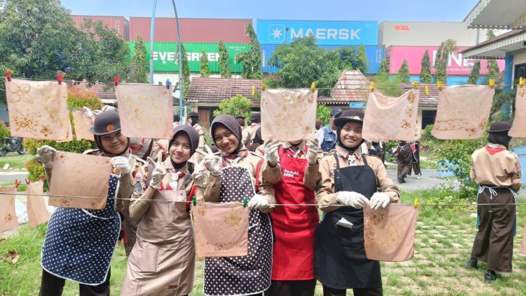 Belajar Membatik hingga Public Speaking, 100 Pramuka Jakarta Utara Ikuti Jejak Literasi Budaya Bersama Astra Sera