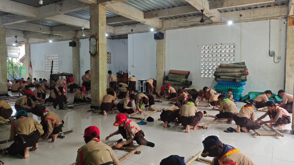Adu Skill hingga Yel-Yel, KOPI HANGAT Chapter 8 SMPN 101 Sukses Satukan 736 Peserta