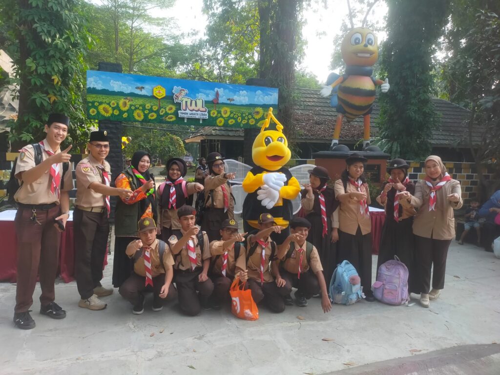 Semarakkan Hari Anak Nasional, 303 Pramuka Siaga Jakarta Timur Ikuti Wisata Edukasi di Taman Wisata Lebah Madu