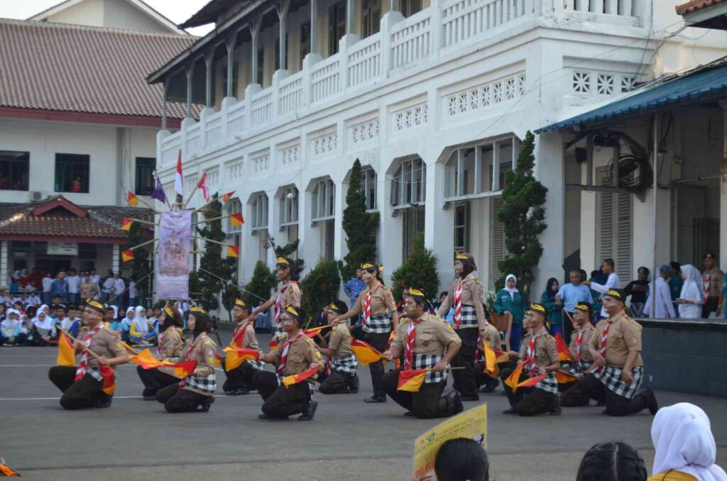 Pramuka Kusuma Bangsa SMK Negeri 1 Jakarta Tampil Memukau pada Demo Ekstrakurikuler Bertema “Colors of Nusantara – United as One”