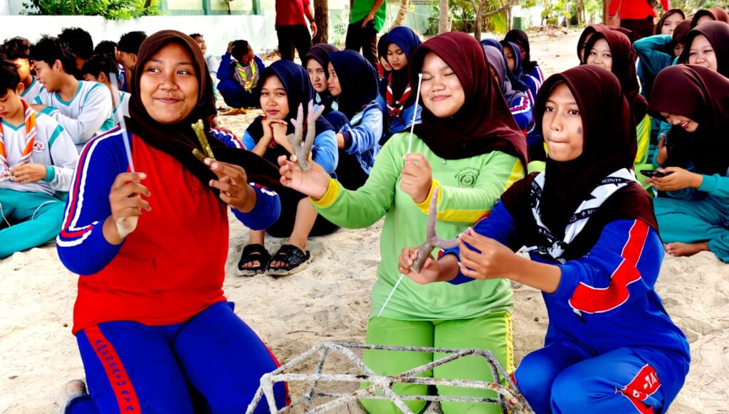 Pulihkan Ekosistem Pesisir melalui Restorasi Lingkungan, Saka Kalpataru Kepulauan Seribu Gelar Edukasi Mangrove dan Terumbu Karang